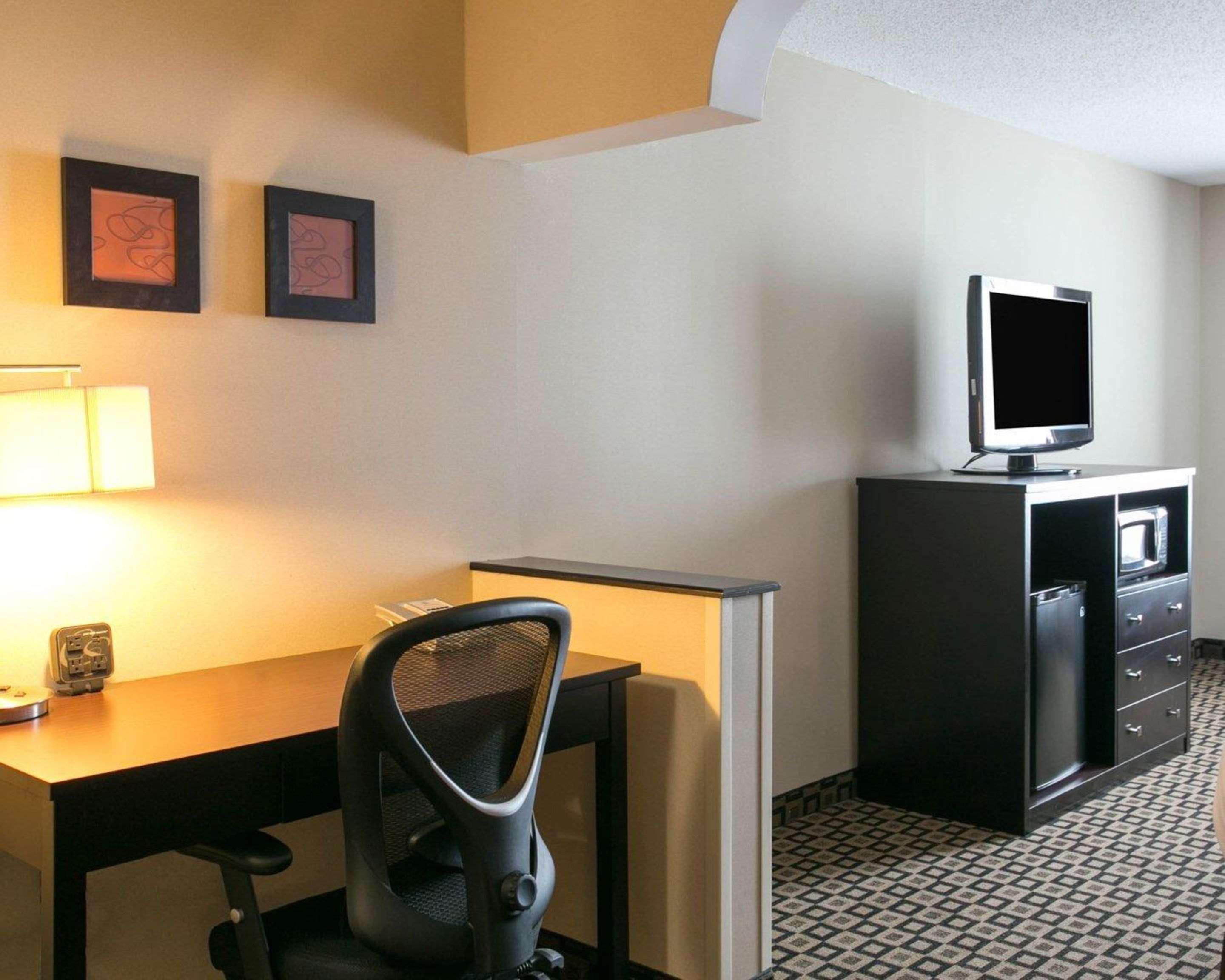 Comfort Suites Benton Harbor - St Joseph Dış mekan fotoğraf